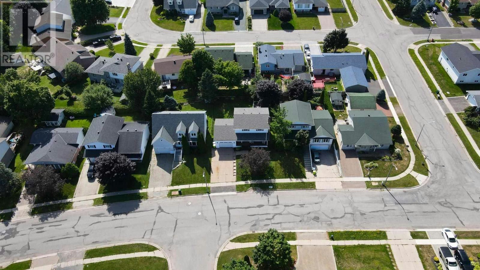 1007 Lake Street, Sault Ste. Marie, ON, P6B 6C8 - 4
