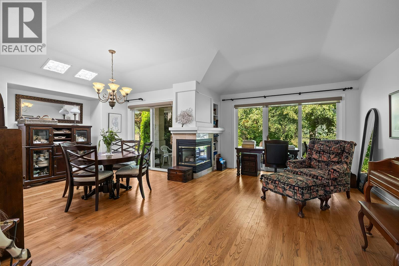 3889 Gallaghers Grange, Kelowna, BC, V1W 3Z9 - 17