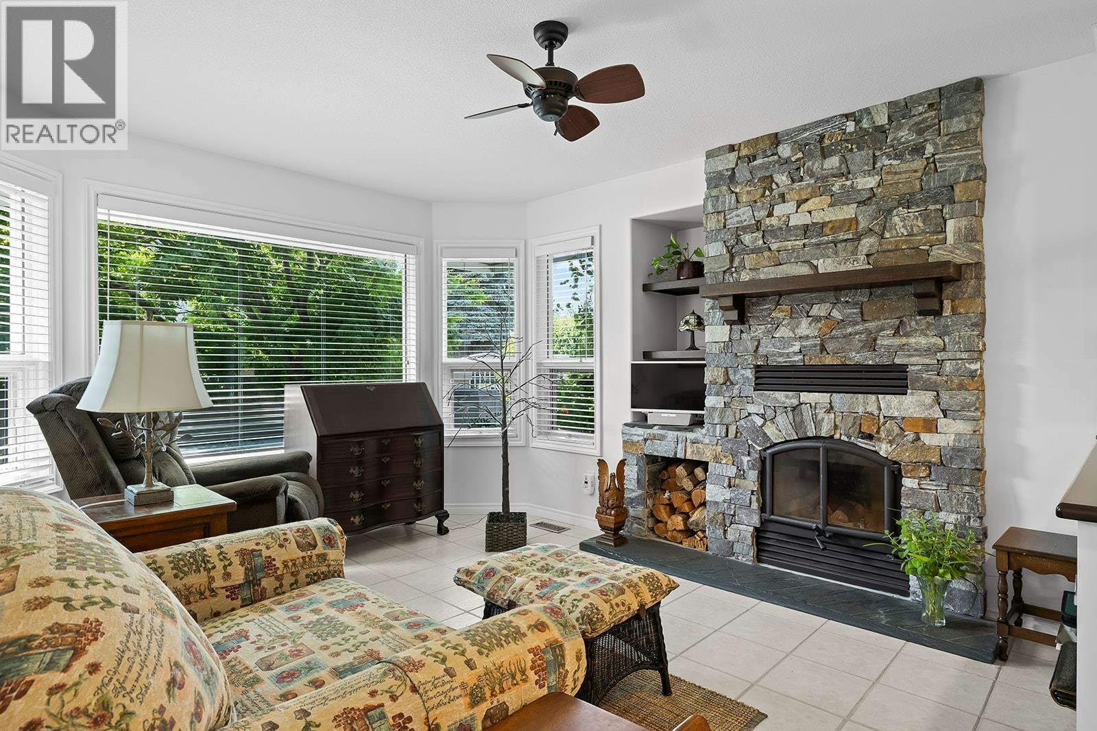 3889 Gallaghers Grange, Kelowna, BC, V1W 3Z9 - 5