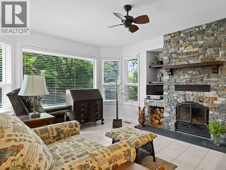 3889 Gallaghers Grange, Kelowna, BC, V1W 3Z9 - 5