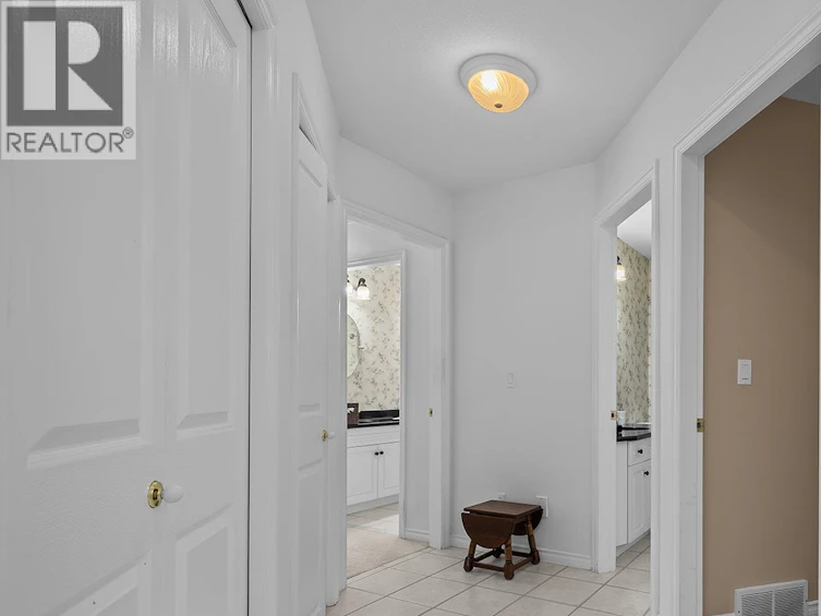 3889 Gallaghers Grange, Kelowna, BC, V1W 3Z9 - 19