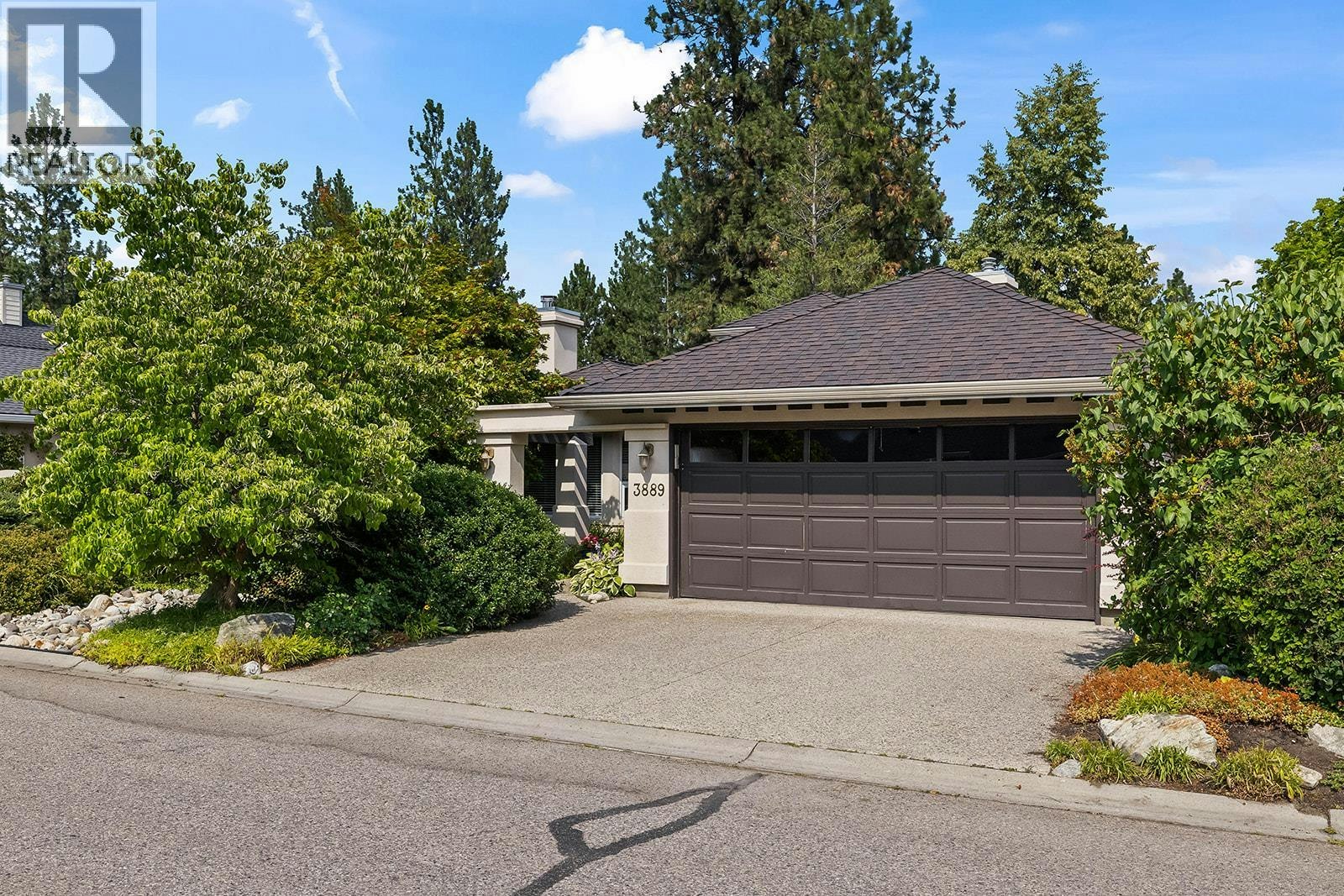 3889 Gallaghers Grange, Kelowna, BC, V1W 3Z9