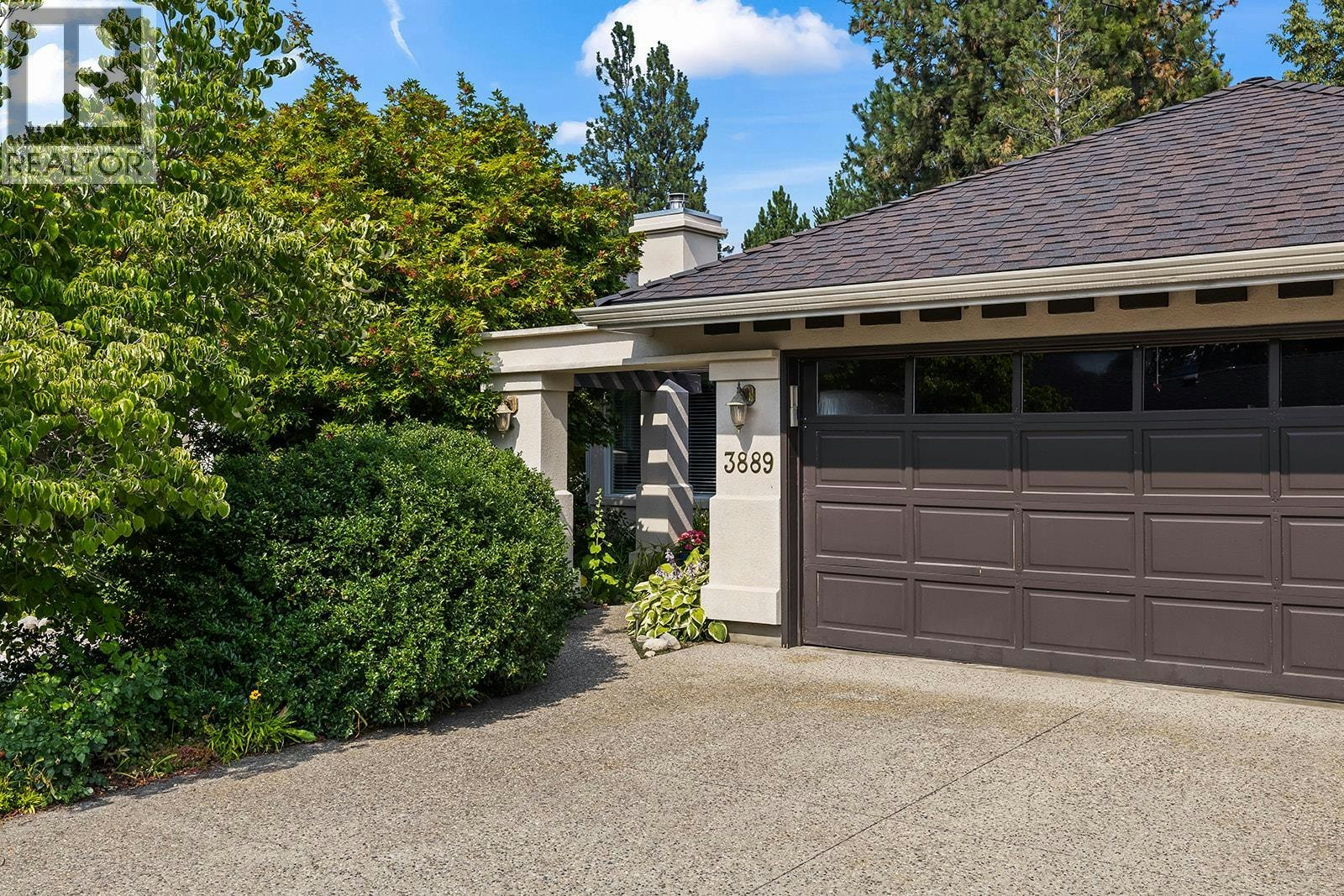 3889 Gallaghers Grange, Kelowna, BC, V1W 3Z9 - 2