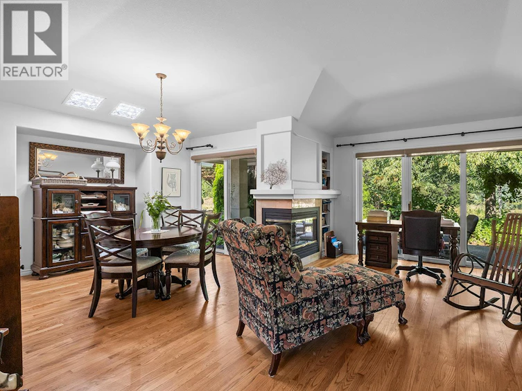 3889 Gallaghers Grange, Kelowna, BC, V1W 3Z9 - 11