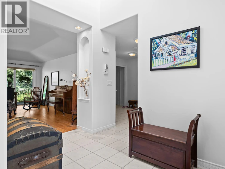 3889 Gallaghers Grange, Kelowna, BC, V1W 3Z9 - 4