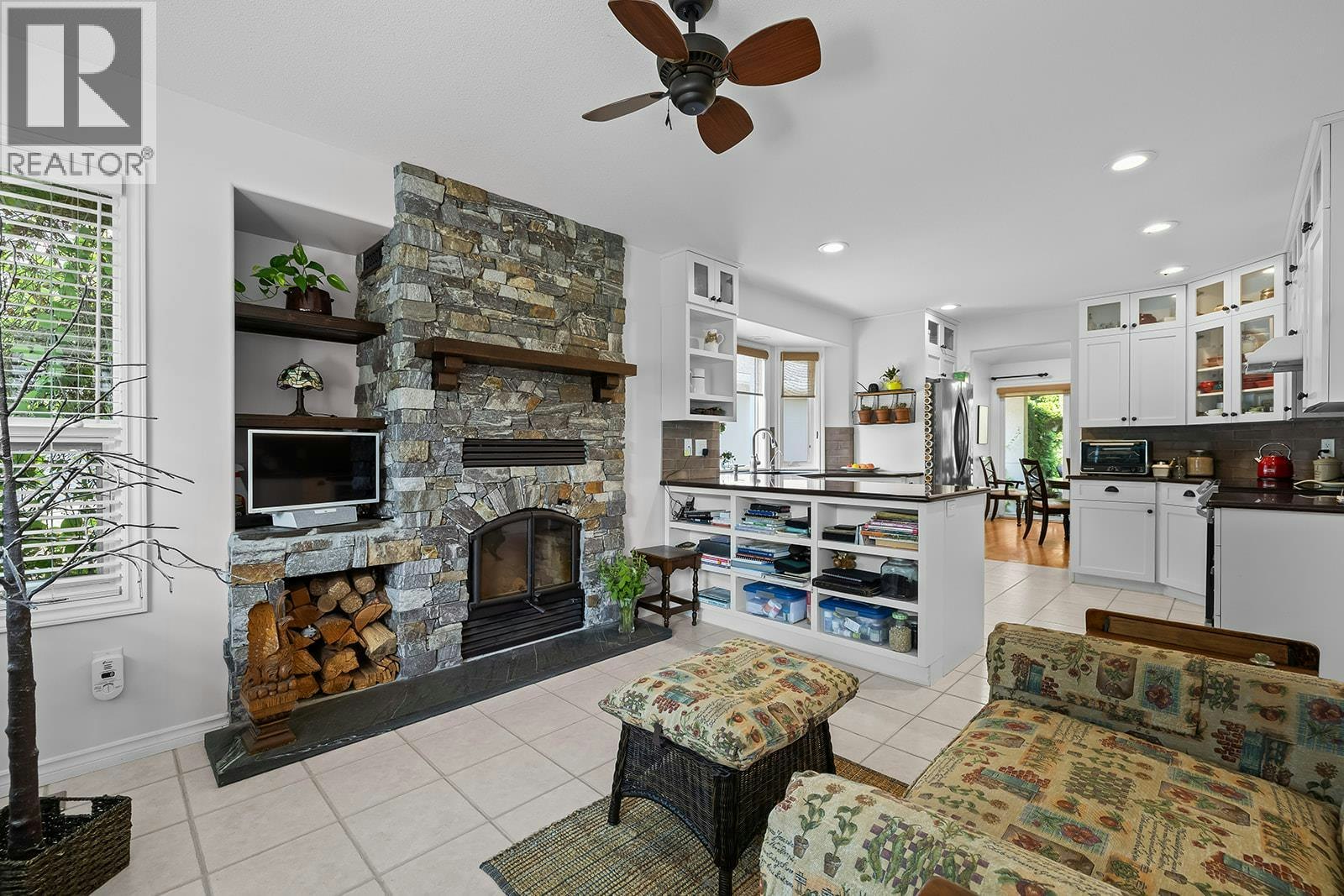 3889 Gallaghers Grange, Kelowna, BC, V1W 3Z9 - 6