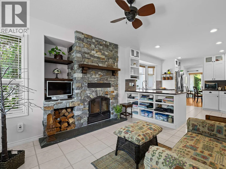 3889 Gallaghers Grange, Kelowna, BC, V1W 3Z9 - 6