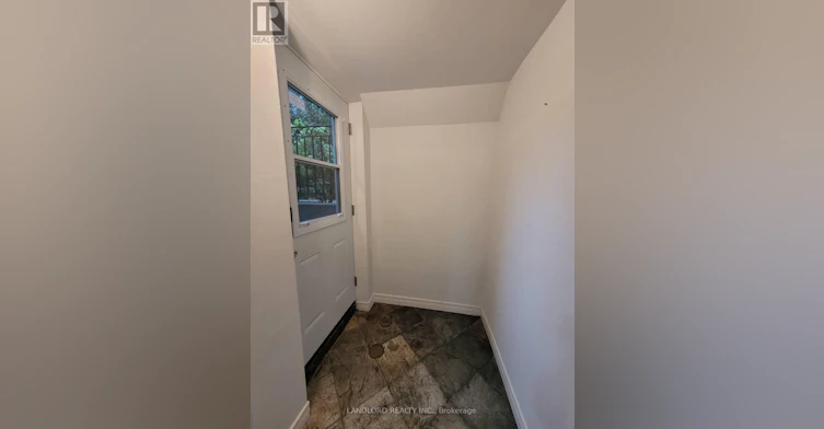 LOWER-41 Aldwych Avenue, Toronto, ON, M4J 1X4 - 11