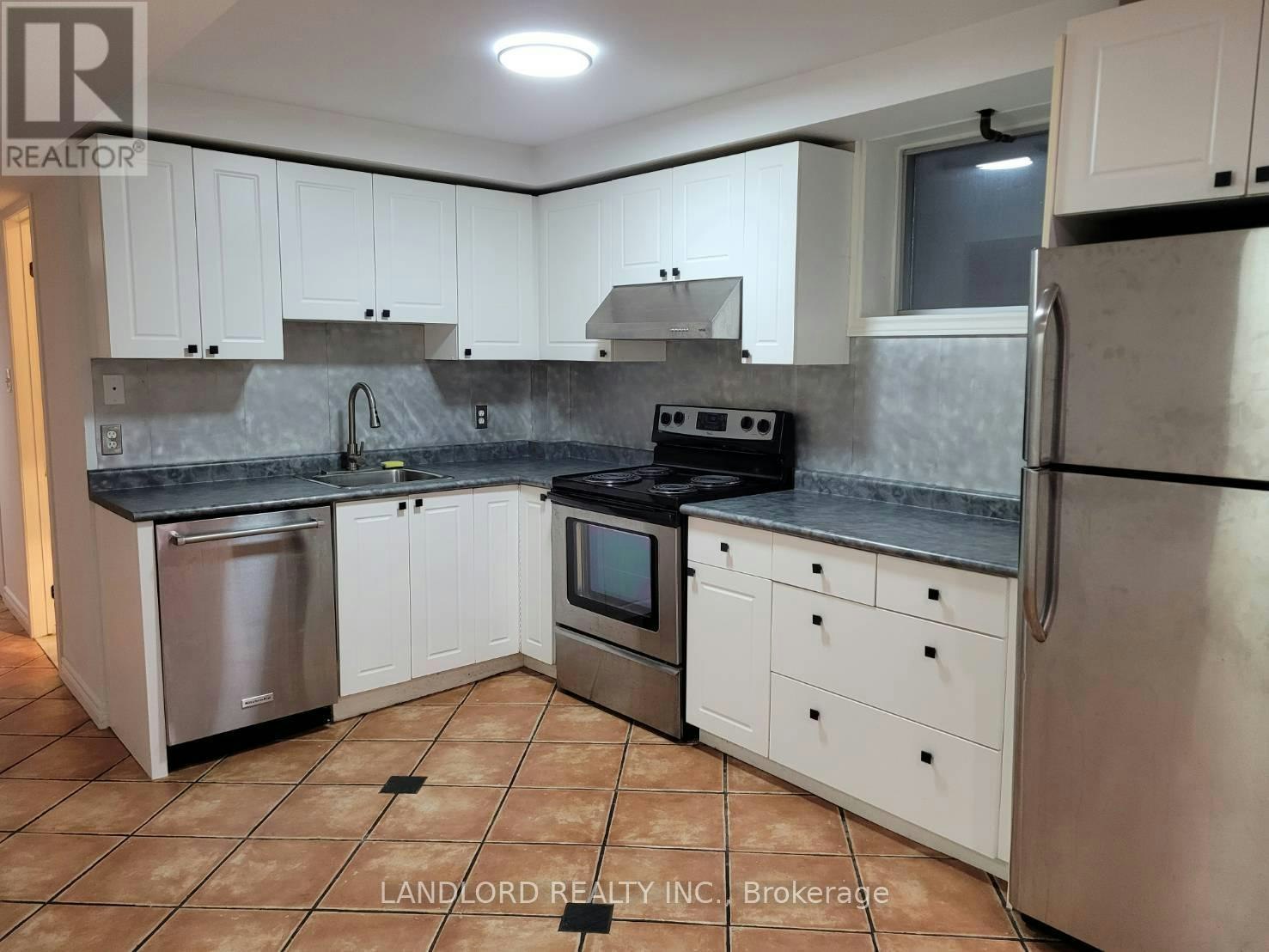 LOWER-41 Aldwych Avenue, Toronto, ON, M4J 1X4 - 10