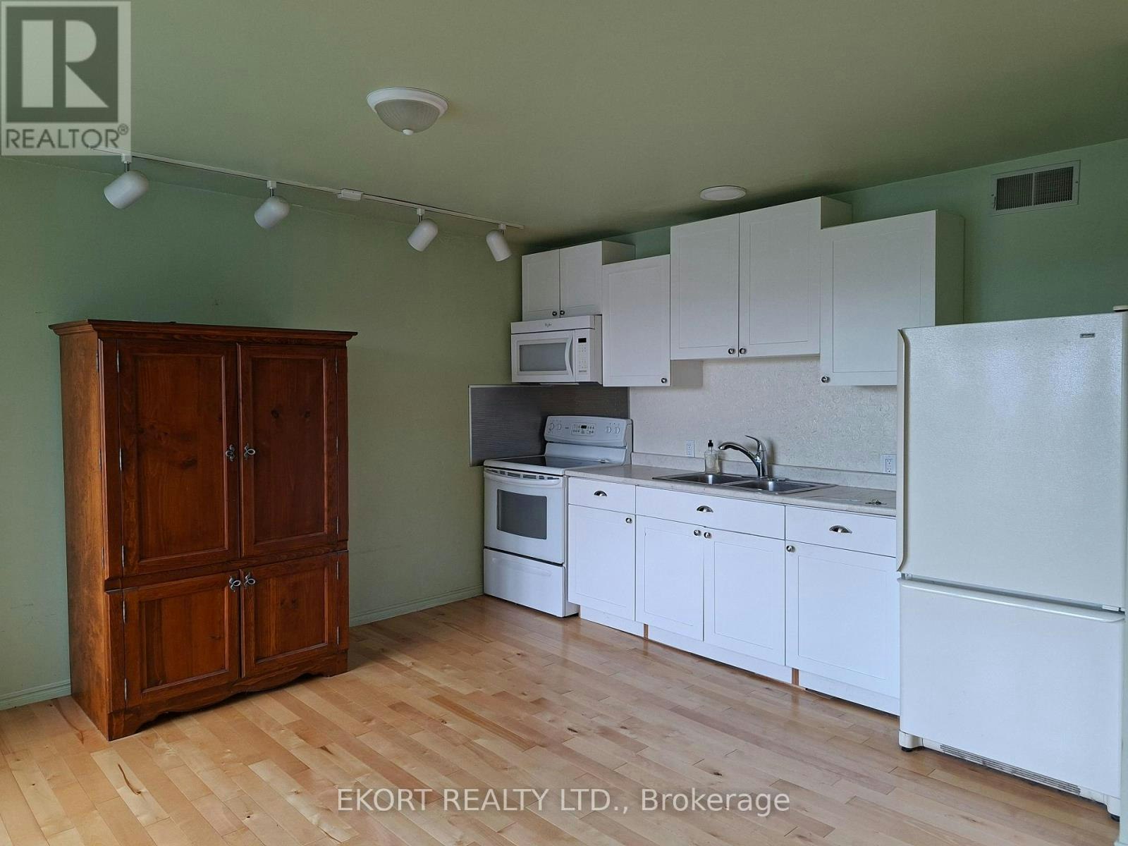 402 Front Street, Belleville, ON, K8N 2Z8 - 4