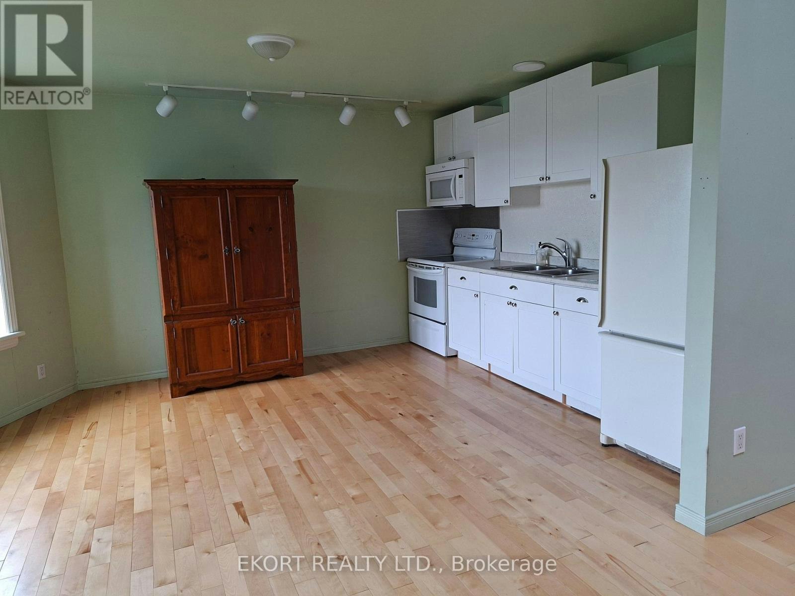 402 Front Street, Belleville, ON, K8N 2Z8 - 3
