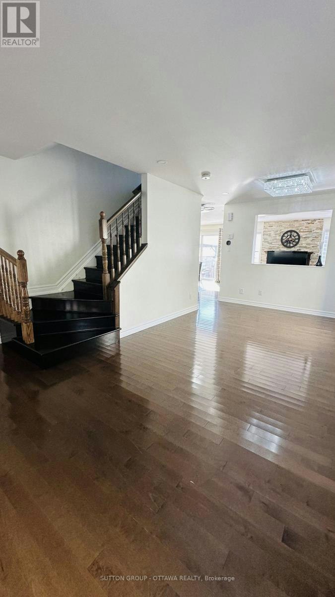 608 Clearbrook Drive, Ottawa, ON, K2J 5S2 - 2