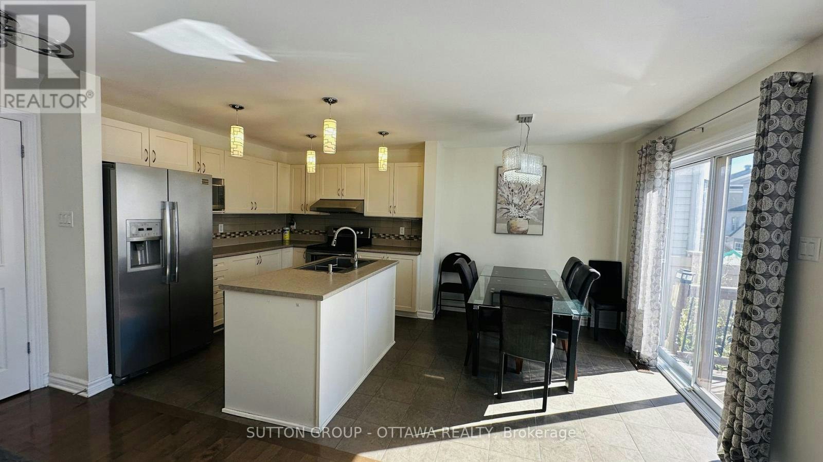 608 Clearbrook Drive, Ottawa, ON, K2J 5S2 - 5