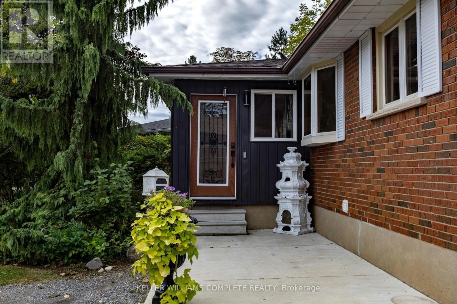 9 Glen Avenue, St. Catharines, ON, L2S 1L2