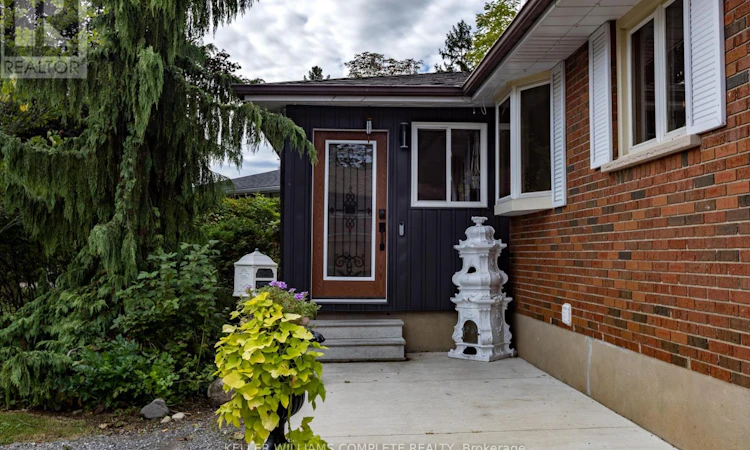 9 Glen Avenue