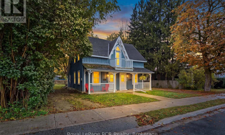 234 Elma Street E