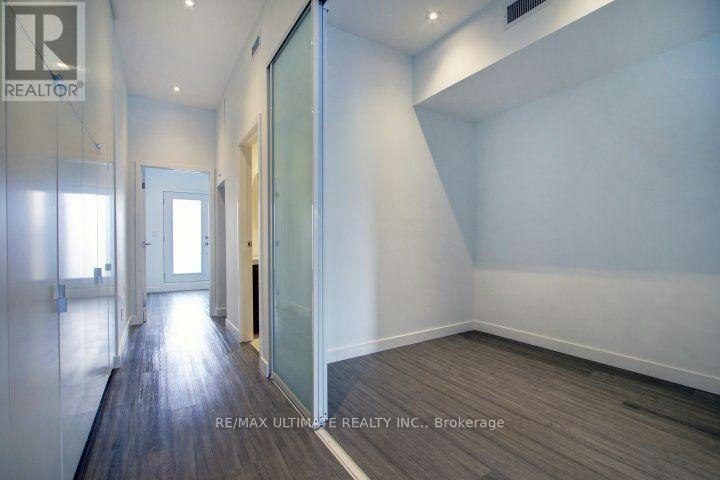 2-492 Danforth Avenue, Toronto, ON, M4K 1P6 - 9