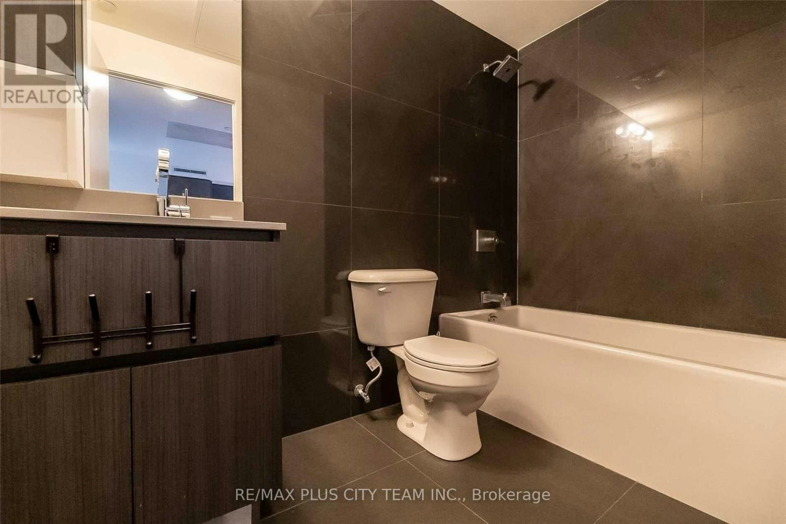 305-15 Baseball Place, Toronto, ON, M4M 0E7 - 18