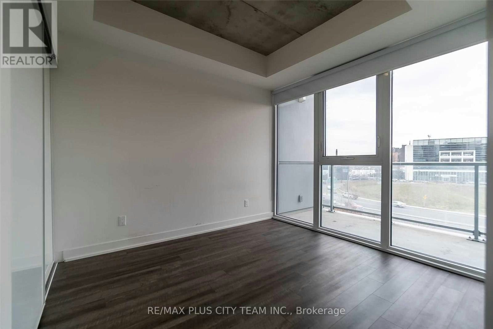 305-15 Baseball Place, Toronto, ON, M4M 0E7 - 9