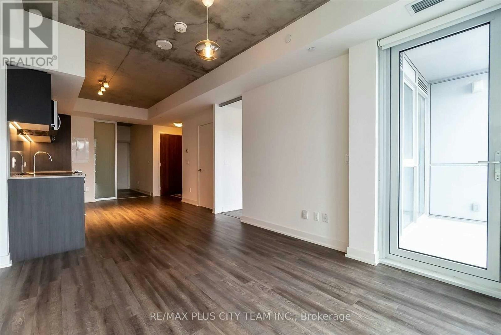305-15 Baseball Place, Toronto, ON, M4M 0E7 - 3