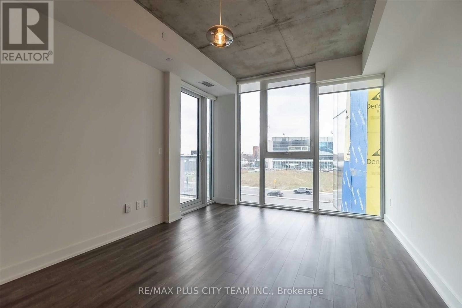 305-15 Baseball Place, Toronto, ON, M4M 0E7 - 4