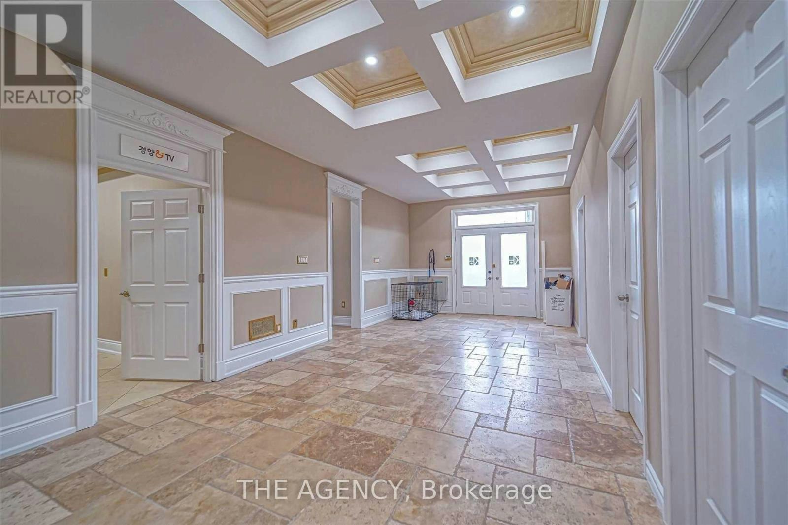 MAIN FLOOR-83 Elm Avenue, Richmond Hill, ON, L4C 6K8 - 4