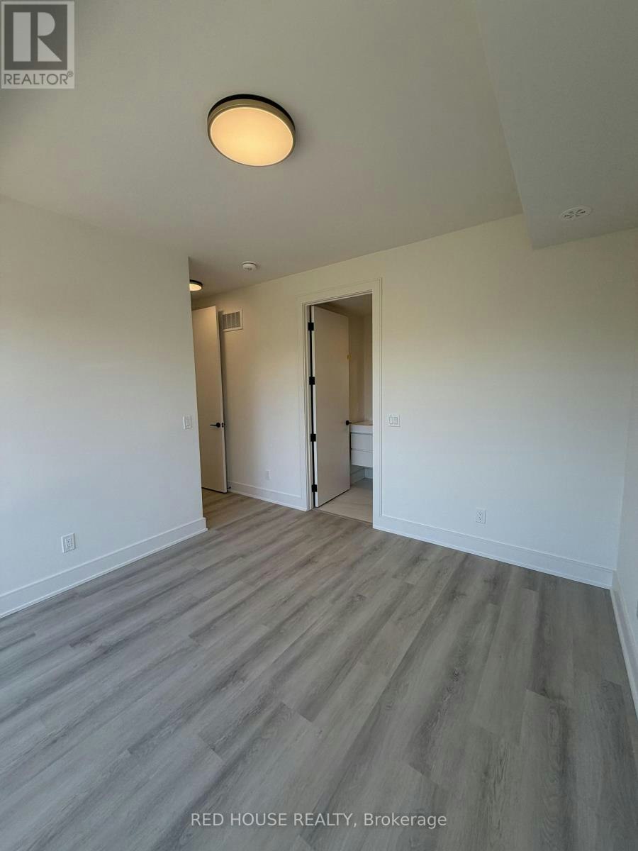 260 Ellis Avenue, St. Catharines, ON, L2P 0G9 - 32