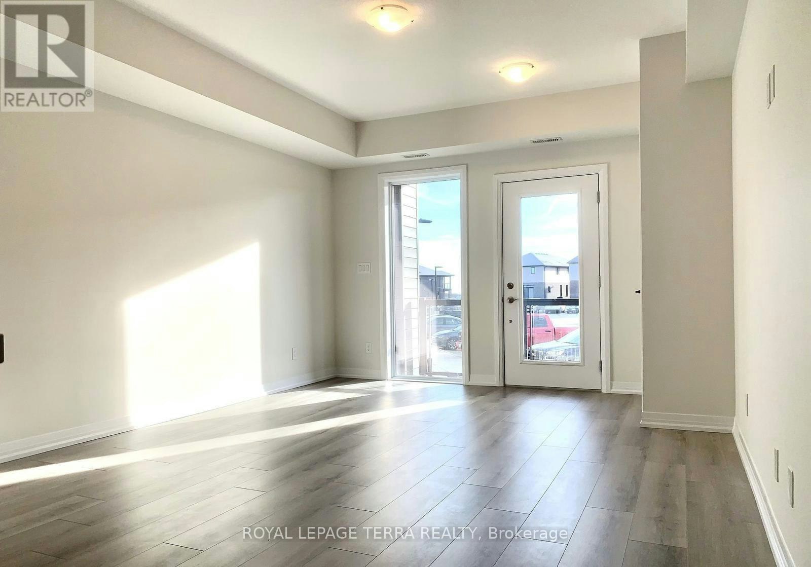 38-261 Woodbine Avenue, Kitchener, ON, N2R 0S7 - 3
