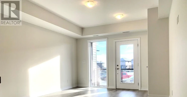 38-261 Woodbine Avenue, Kitchener, ON, N2R 0S7 - 3