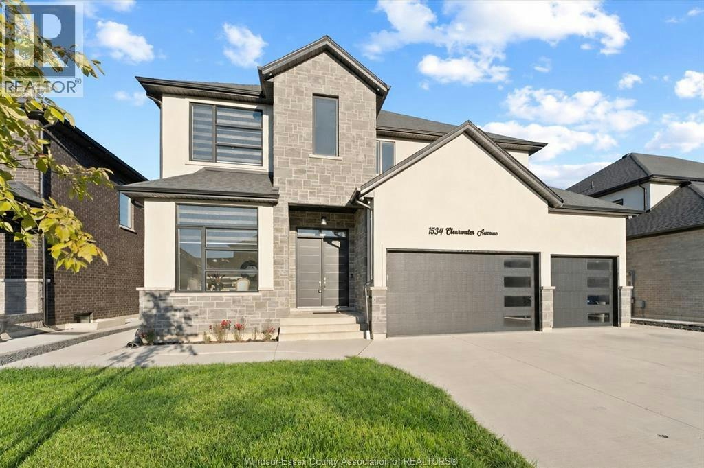 1534 Clearwater Avenue, Windsor, ON, N8P 0E9
