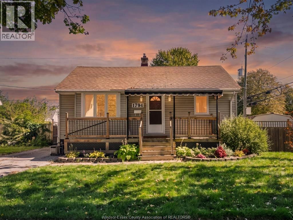 1794 Ellrose Avenue, Windsor, ON, N8Y 3X8