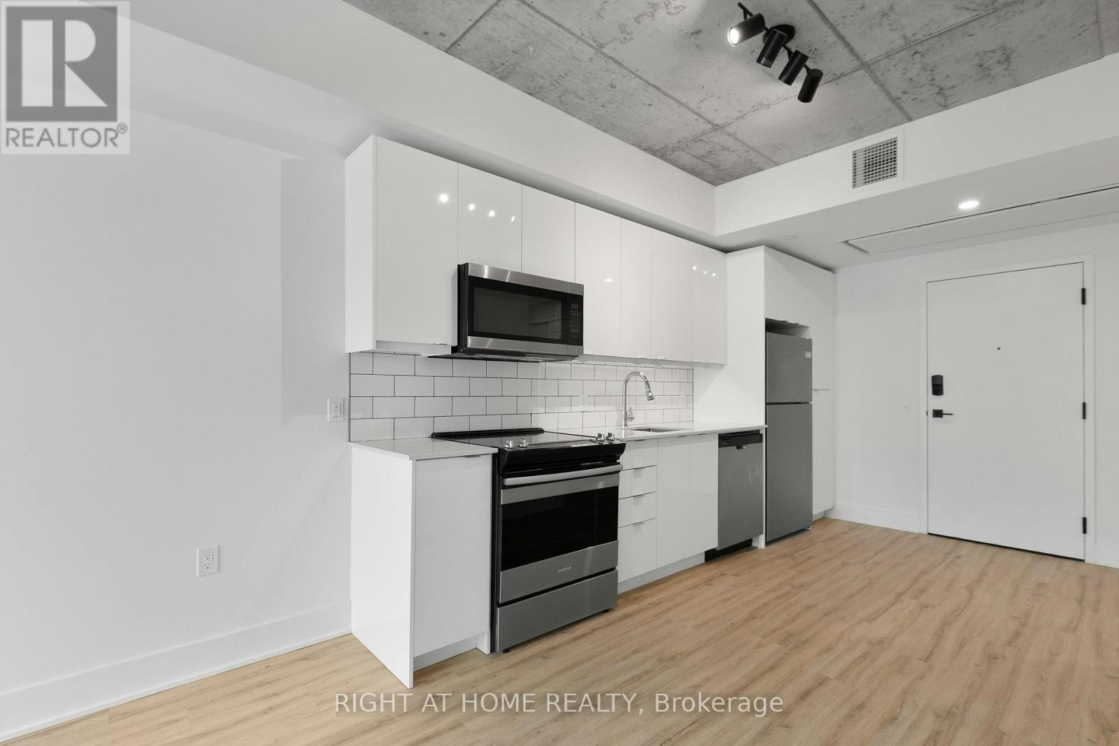 212-377 Winona Avenue, Ottawa, ON, K1Z 5H8 - 4