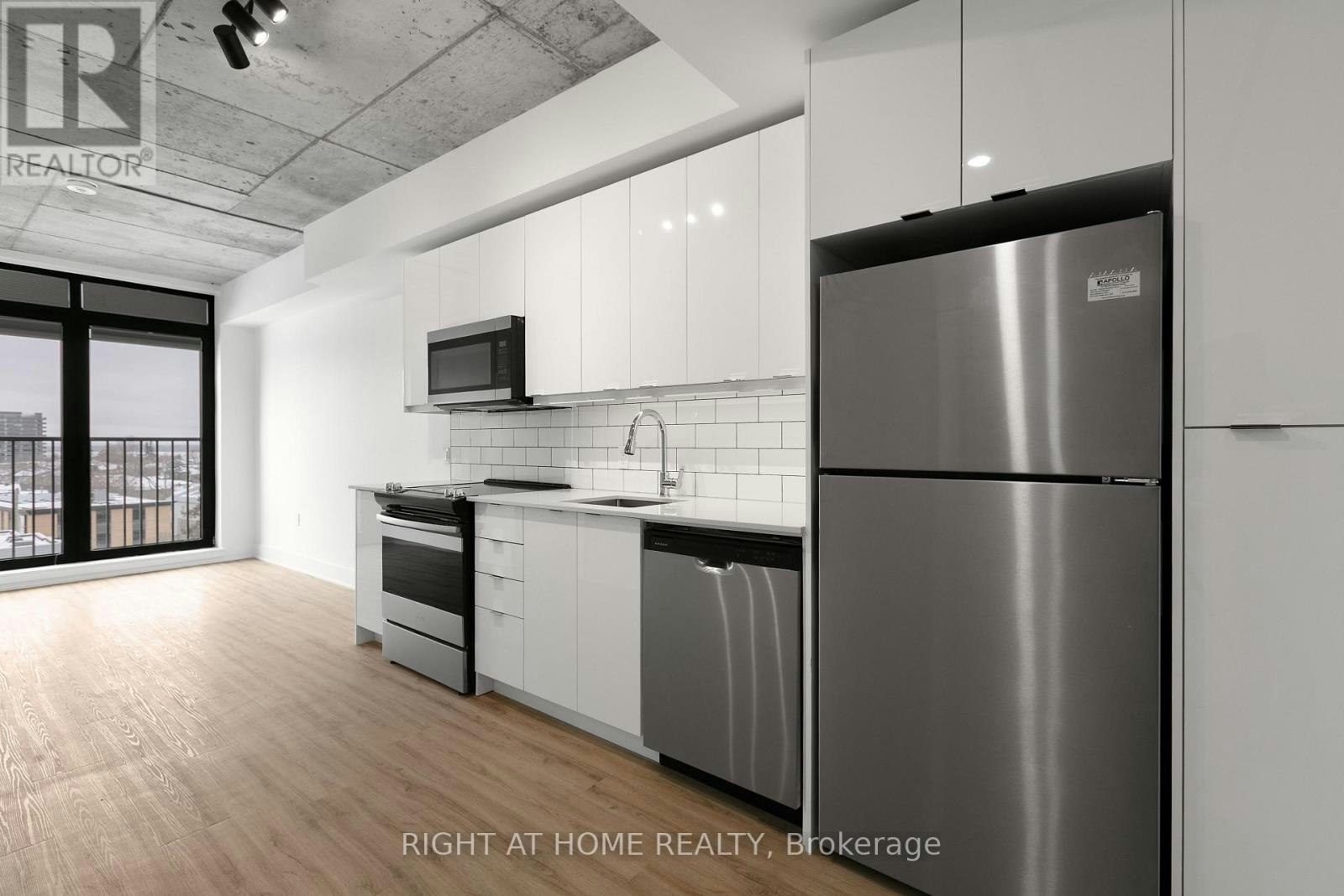 212-377 Winona Avenue, Ottawa, ON, K1Z 5H8 - 5