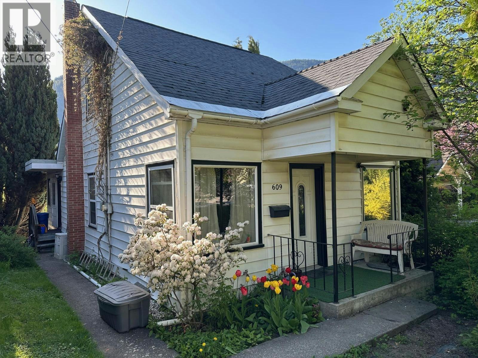 609 Second Street, Nelson, BC, V1L 2L7