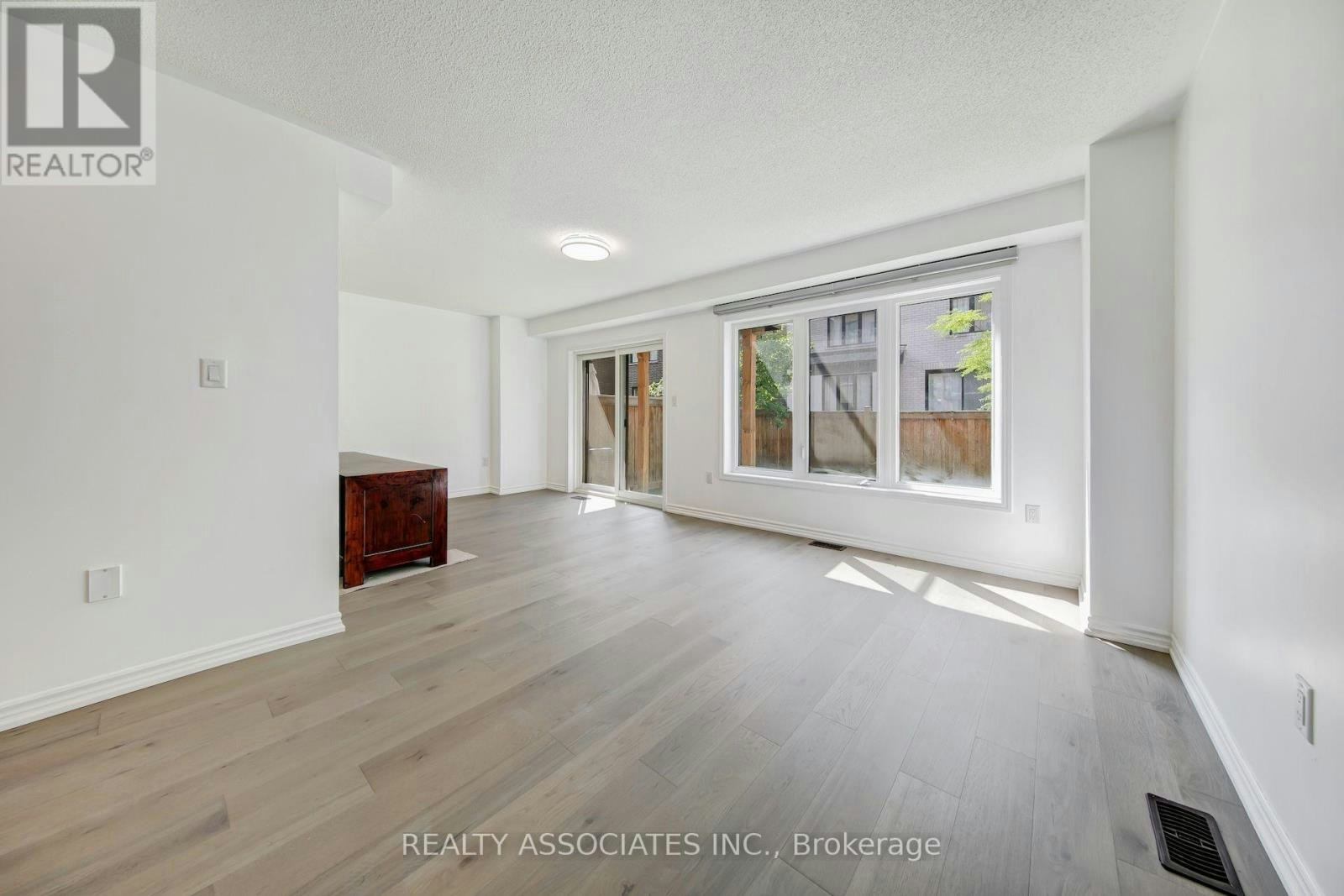 17 Vaudeville Drive, Toronto, ON, M8W 0B4 - 13