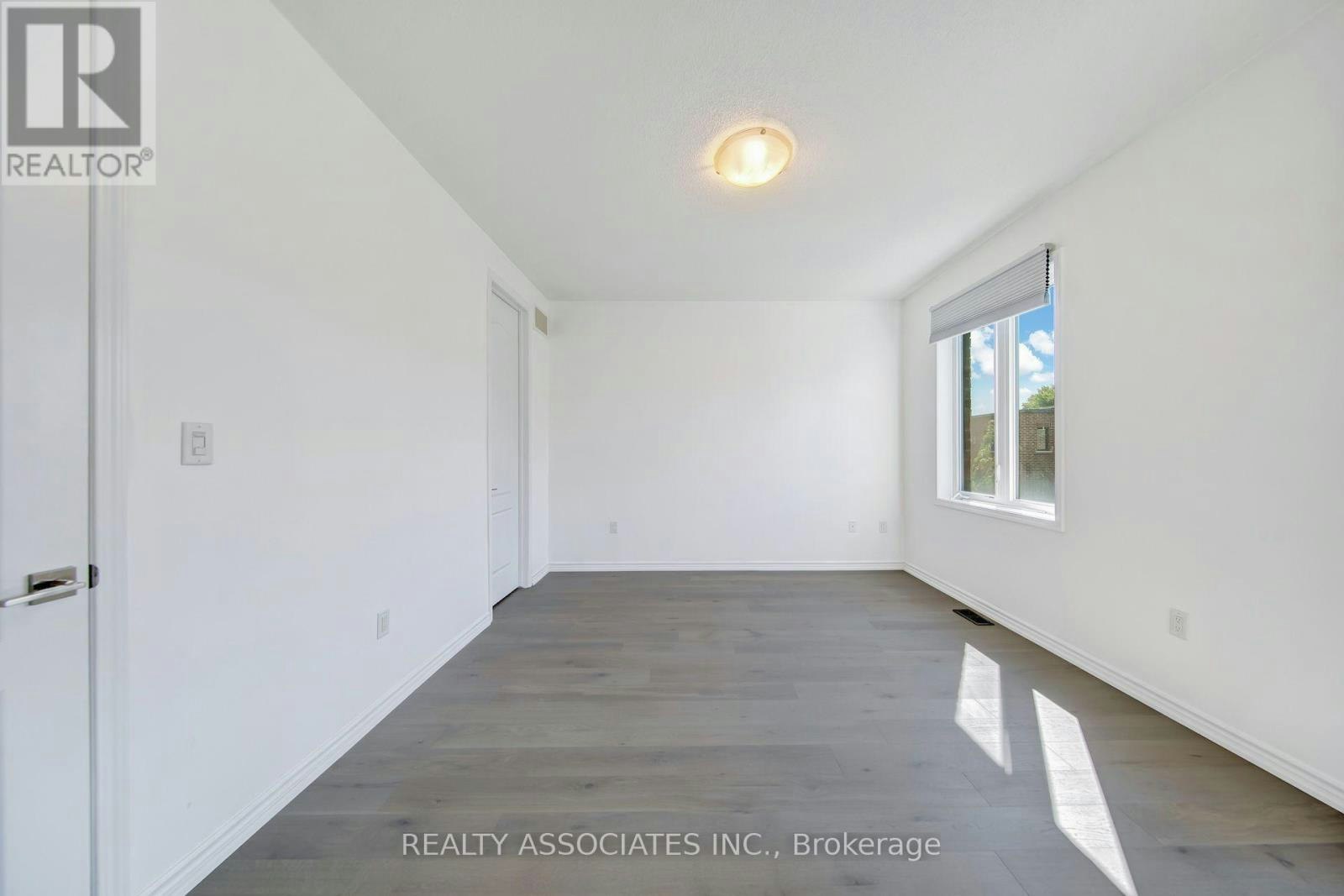 17 Vaudeville Drive, Toronto, ON, M8W 0B4 - 7