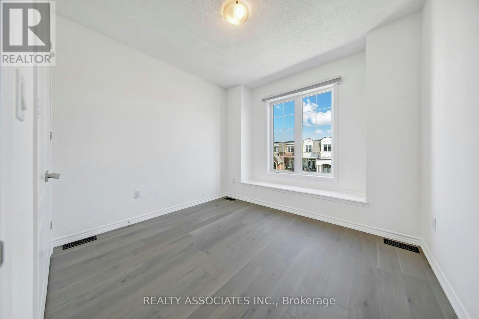 17 Vaudeville Drive, Toronto, ON, M8W 0B4 - 8