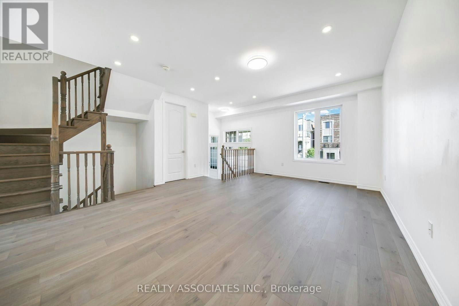 17 Vaudeville Drive, Toronto, ON, M8W 0B4 - 4