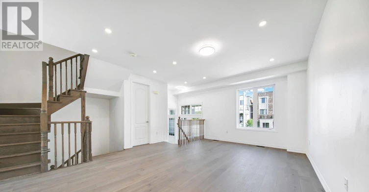 17 Vaudeville Drive, Toronto, ON, M8W 0B4 - 4