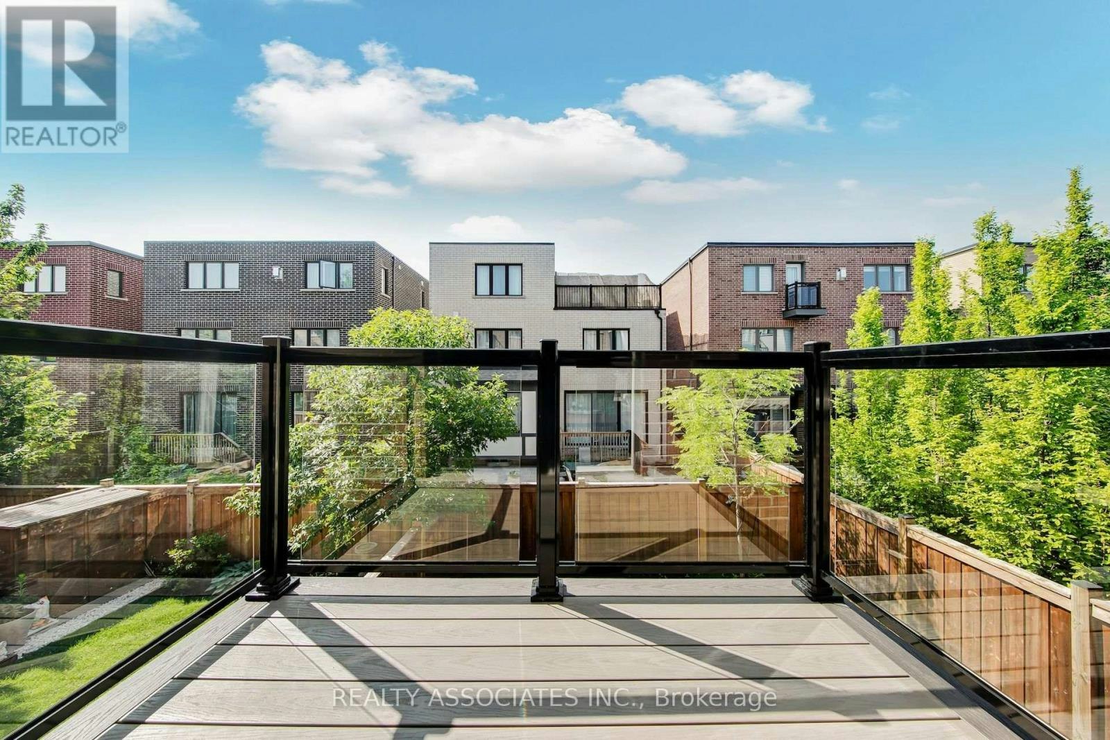 17 Vaudeville Drive, Toronto, ON, M8W 0B4 - 2