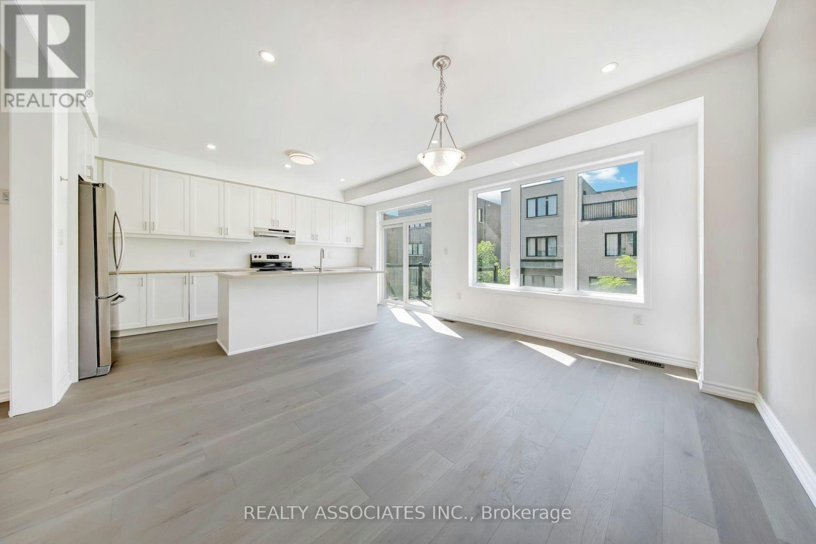 17 Vaudeville Drive, Toronto, ON, M8W 0B4 - 5