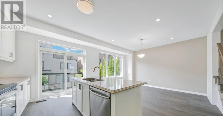 17 Vaudeville Drive, Toronto, ON, M8W 0B4 - 6