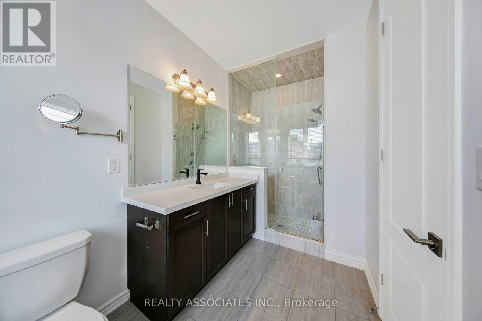 17 Vaudeville Drive, Toronto, ON, M8W 0B4 - 11