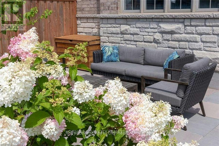 219 Summit Ridge Drive, Guelph, ON, N1E 0L7 - 4