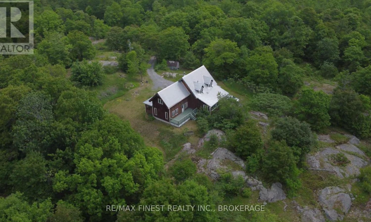 1146 Fourth Lake Road