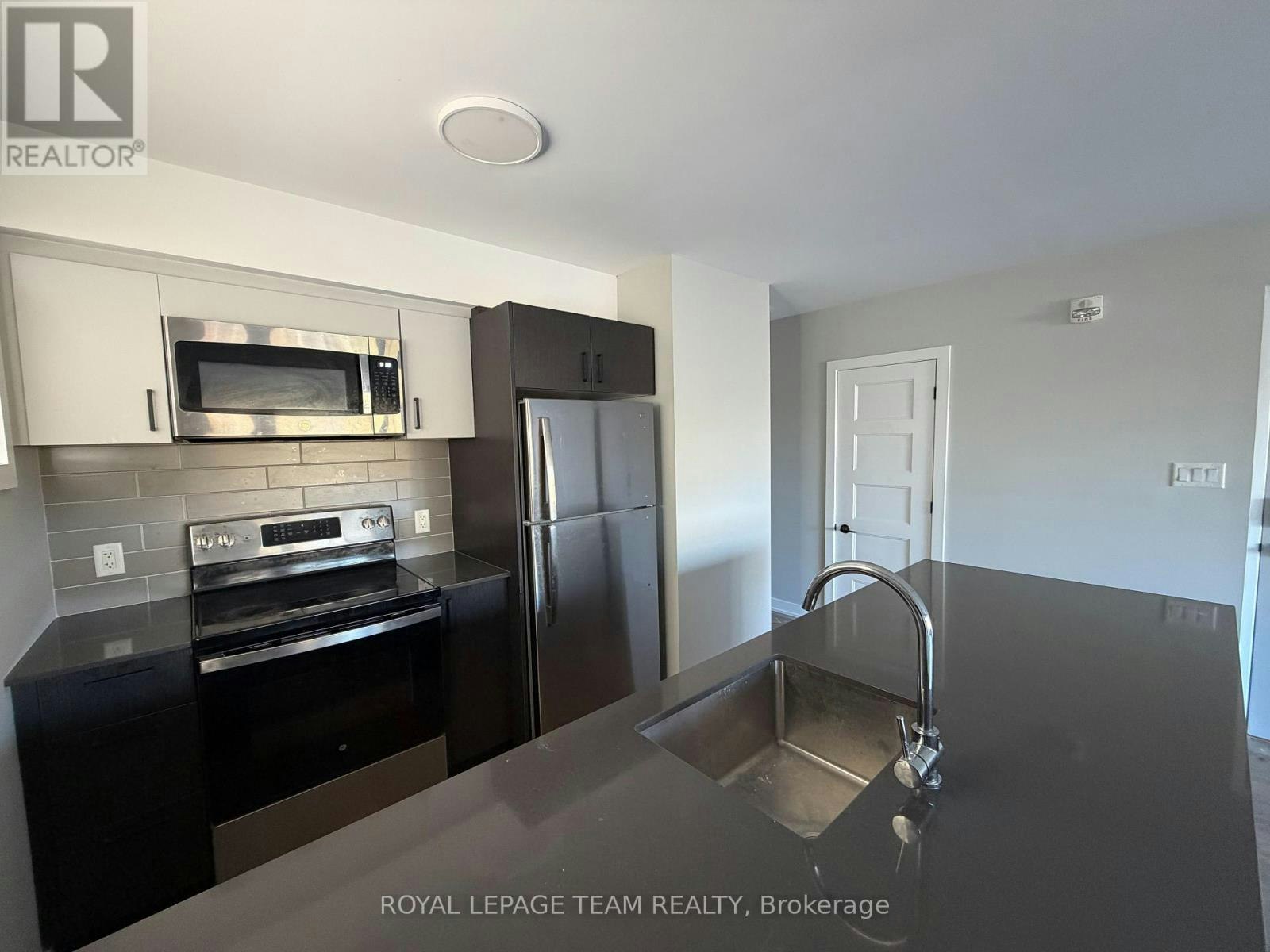 102-1305 Summerville Avenue, Ottawa, ON, K1Z 8G7 - 6