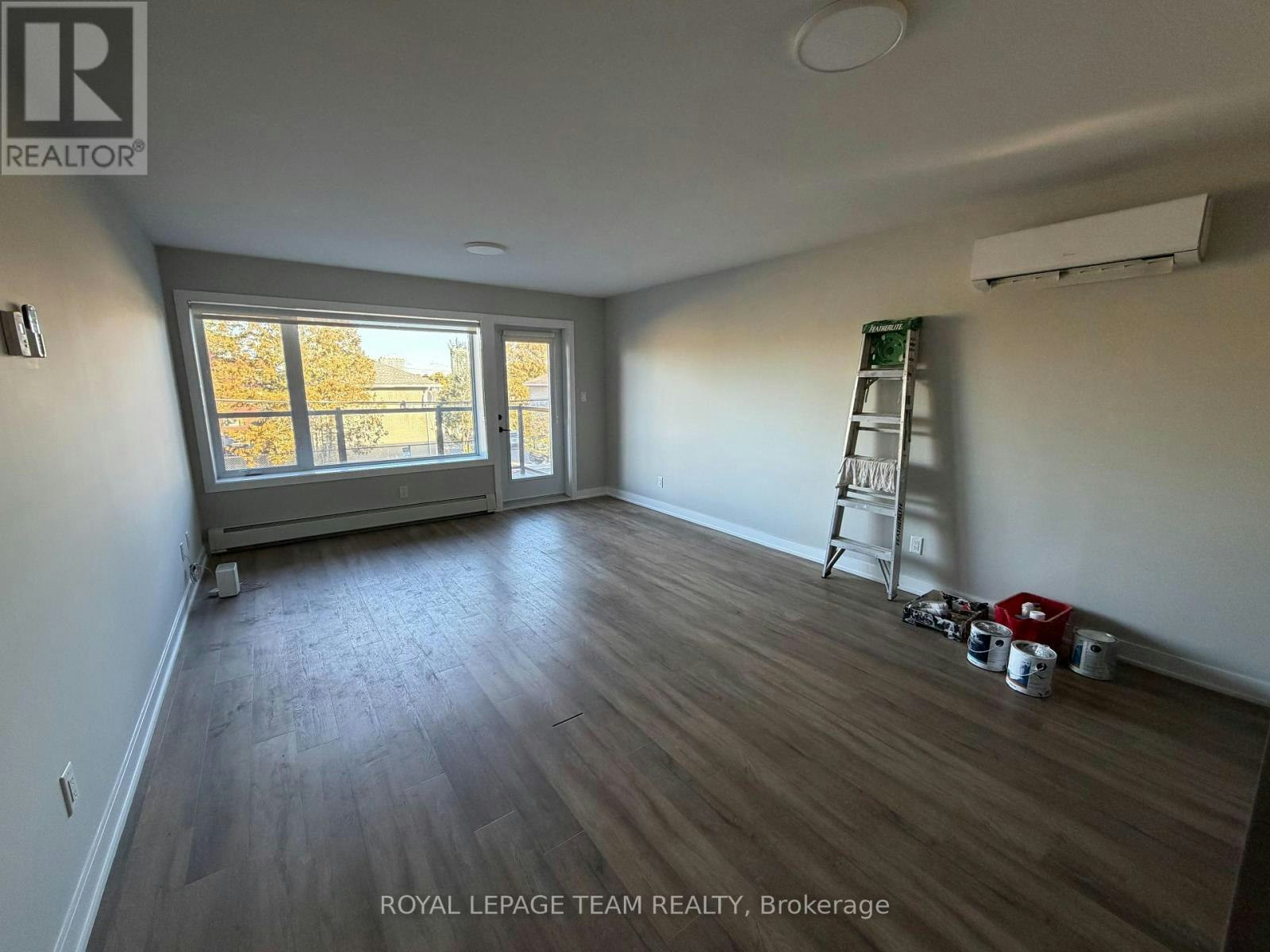 102-1305 Summerville Avenue, Ottawa, ON, K1Z 8G7 - 2