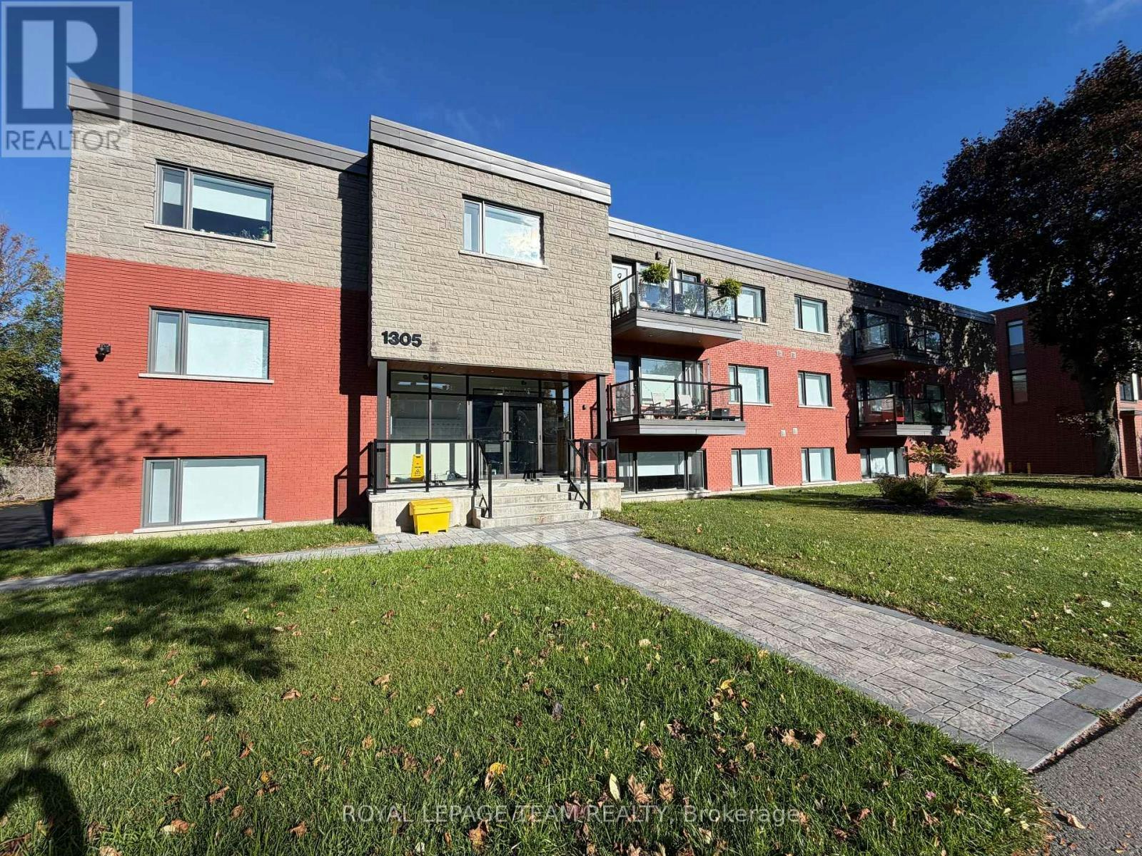 102-1305 Summerville Avenue, Ottawa, ON, K1Z 8G7