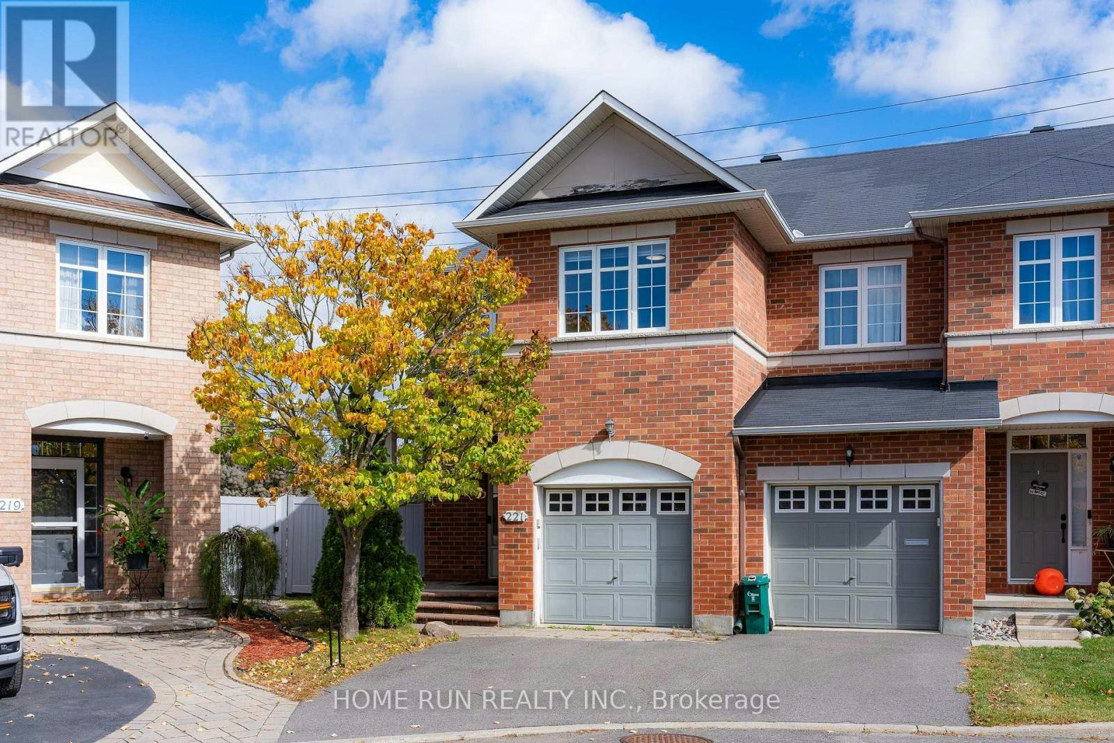 221 Royal Gala Private, Ottawa, ON, K1B 1C7