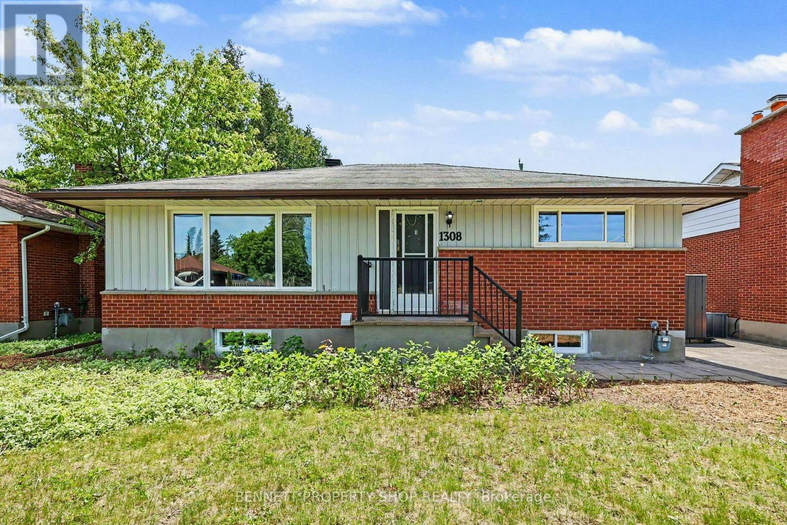 1308 Rustic Drive, Ottawa, ON, K2C 2Y1